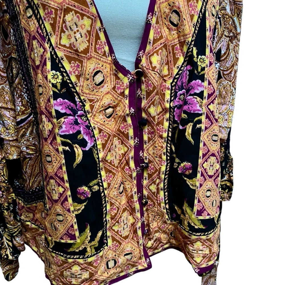 Free People Catch Me If You Can Top M Dark Combo Tie Sleeve NWT - Picture 5 of 15